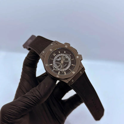 Luxury Men's Quartz Chronograph Style Watch – Premium Silicone & Leather Strap